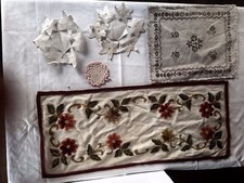 5 Deckchen gehäkelt/geklöppelt, Zierdeckchen,