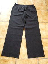 Sonja Marohn Hose im Rundholz