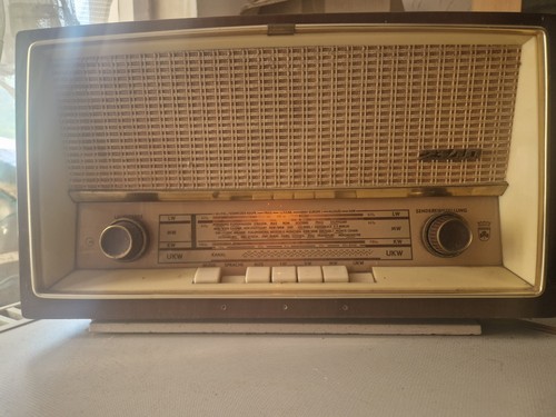 Altes röhrenradio von - altes, grundig