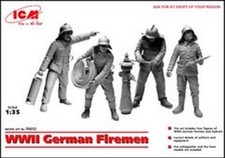 1/35  WWII German Firemen (4
