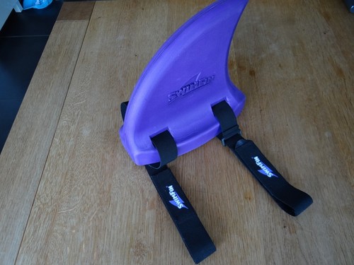Schwimmflosse haifischflosse - schwimmflosse,