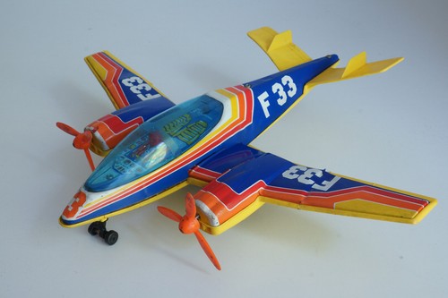 Flugzeug f33 von - flugzeug, joustra