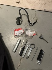 Honda NTV 650 RC33 Bordwerkzeug Und Ersatzteile Verkleisungsgummi