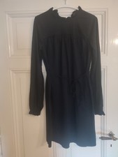 Kleid von Boden, neu ohne