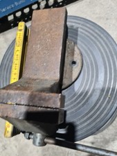 🔩 Solider Schraubstock mit