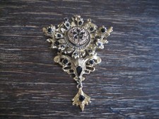 große opulente Brosche