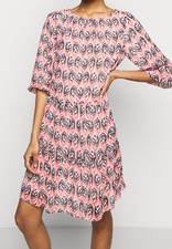 Leaf Graphic 🍃 Marc Cain