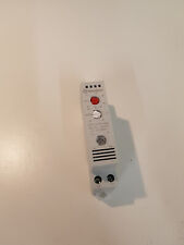 FINDER 7T.51.0.230.4360 Thermostat Hygrostat in einem Hutschiene Schaltschrank