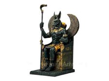 Ägyptischer Gott Anubis sitzt