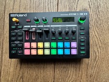 ROLAND MC-101 GROOVEBOX mit
