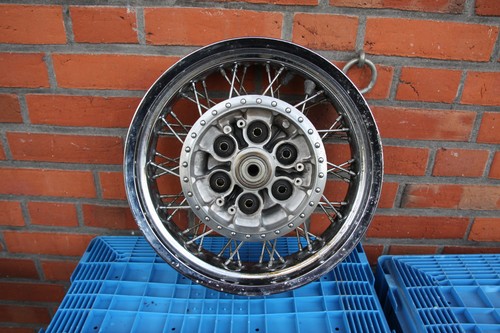 Suzuki 1400 intruder - vs,