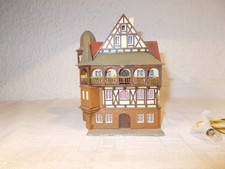 Vollmer 7772  Gasthof Bären mit Beleuchtung, (Dachspitzen fehlen), sieht gut aus