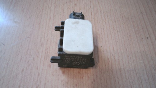 Airbagsensor rechts vorne - airbagsensor,