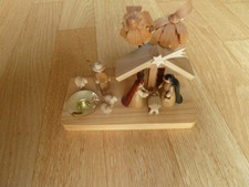 Krippe mit Kerzenhalter