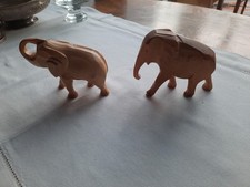 2 mittelgroße Holz Elefanten