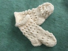 Handgestrickte Babysocken aus