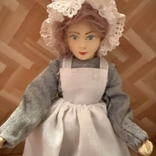 Erna Meyer Biegepuppen für die Puppenstube 1:10 Junge Frau