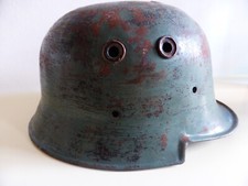   STAHLHELMGLOCKE    unbekannter  Herkunft