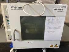Heraeus VT6060 M Vakuumtrockenschrank Laborofen 53L 200°C Digital – VB