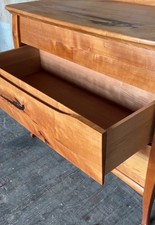 Kommode mit Schubladen