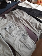 4 Cargo Hosen / Cargo-Jeans