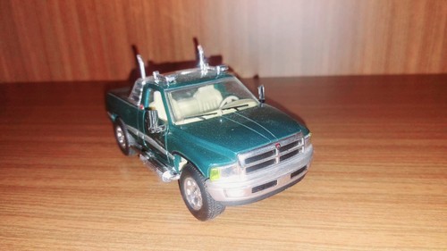 Modellbau auto dodge ram - modellbau,