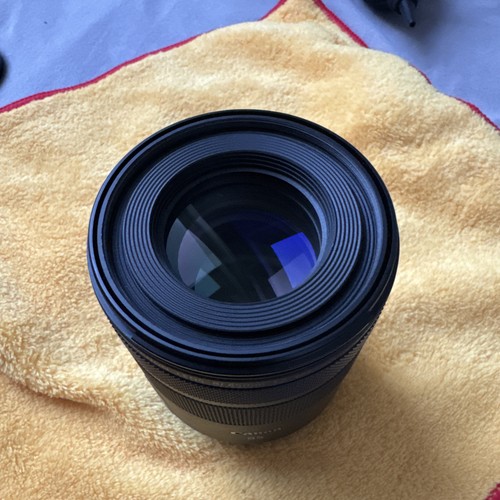 Canon 85mm macro is - f/2,