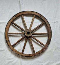 Altes wagenrad massives holz - altes,