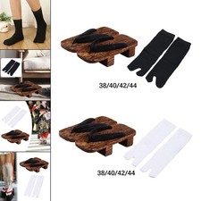 Japanische Holzclogs mit Tabi