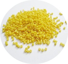 NELLYS ORIGINAL Miyuki Delica Beads 150 Farben DB2102 rund 11/0 Banana 10g