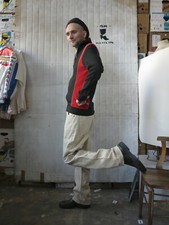 Sportjacke Trainingsjacke Freizeitjacke schwarz rot 70er TRUE VINTAGE 70s sport 