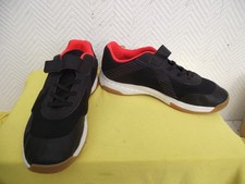 Puma Stabilityframe schwarze Sneaker Sportschuhe Gr. 40