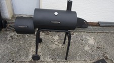 Smoker Grill schwarz