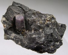 Korund Rubin Pyrit Amstall  Mühldorf Niederösterreich Österreich KRISTALL 0,8CM