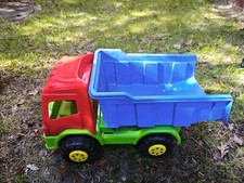 Kipplaster, Sandspielzeug