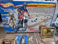 Hot Wheels X-Treme Motocross Serie Mit 1 Motorrad.