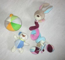 Baby Kinderwagenkette Mobile Hase Bär Spielzeug Rasselbär Rasselball Greifling