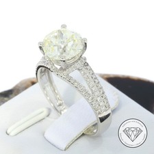 Wert 26.400,- Solitär Diamant Ring mit Akzenten 2,96 ct 750 / 18 Karat Gold xxyy