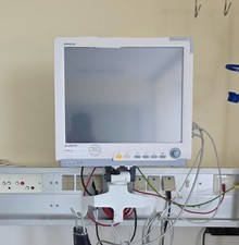 Mindray Beneview T8 + Beneview T1 2016 Patientenmonitor patient monitor