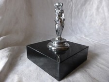 Exotische Tänzerin - Kühlerfigur auf Marmorsockel - car mascot, hood ornament