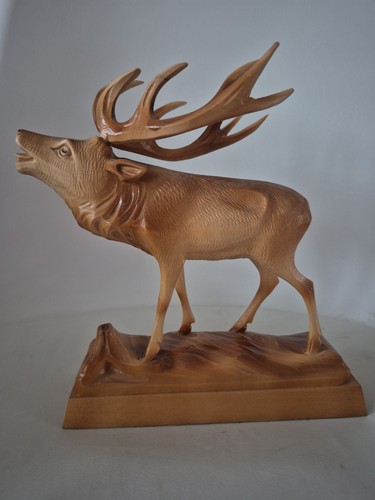 Holzfigur röhrender hirsch - röhrender,