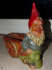 Gartenzwerg (true vintage) mit Schubkarre   L/B/H20x10x24 cm HEISSNER?