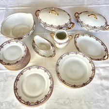 Hübsches Tafelservice von