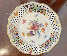 Schumann DRESDEN Porzellan Durchbruchteller Floraldekor, handbemalt, 19. Jahrh..