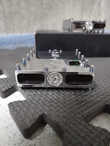 Tioga monoblock pedals - xl, nos