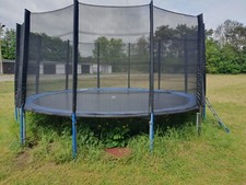 Ein Trampolin