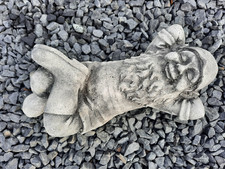 Steinfigur zwerg gnom liegend - steinfigur,