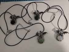 4 x Halskette mit Anhänger  / Drachen mit Stein