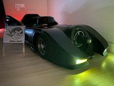 Hot Toys Fahrzeug Batmobile