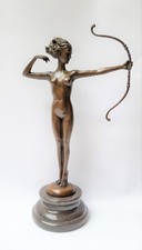 Diana Göttin der Jagd Bronze Skulptur Statue die Jägerin Frau mit Bogen 